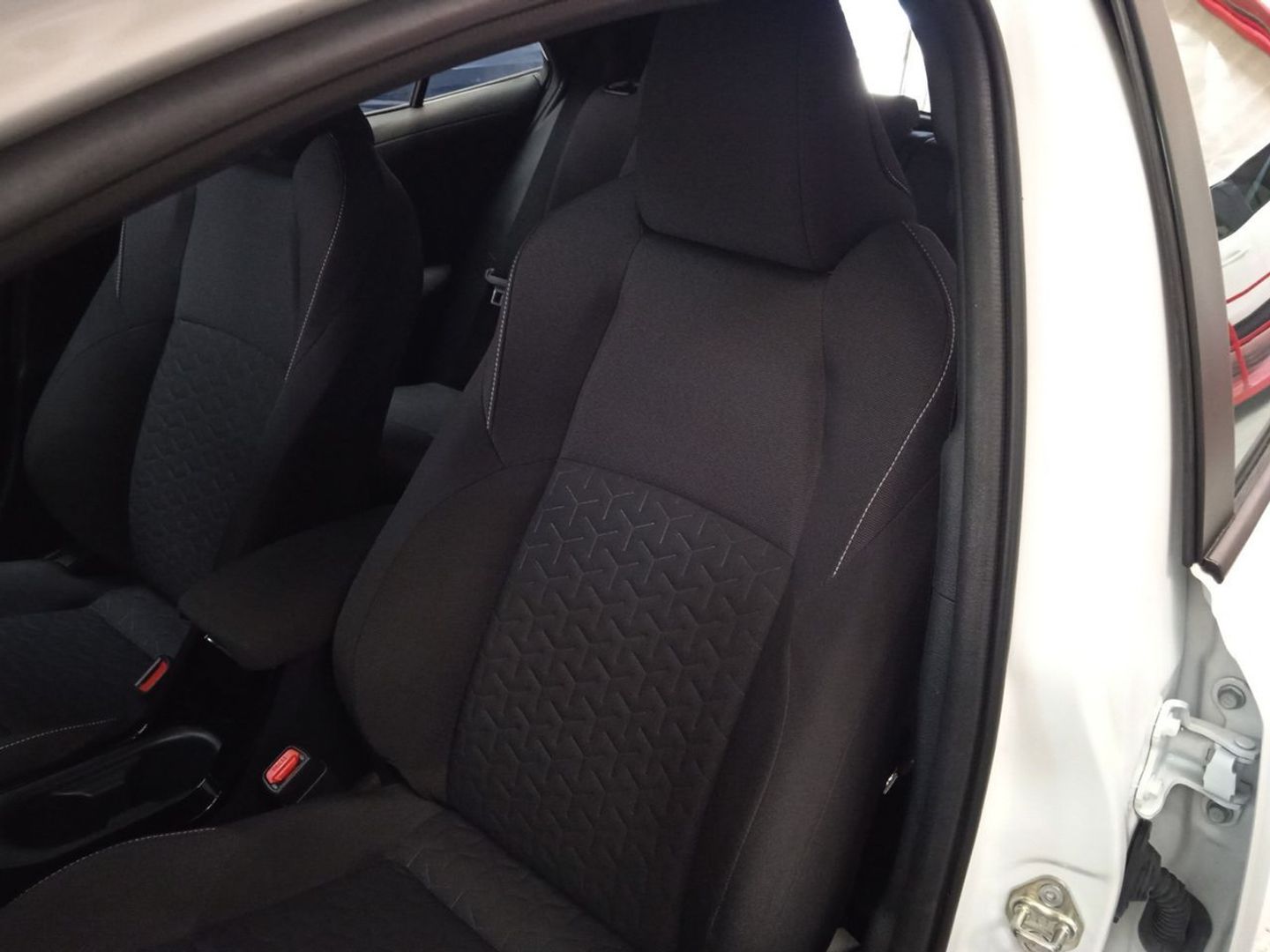Toyota Corolla 125H Business E-CVT 90 kW (122 CV)
