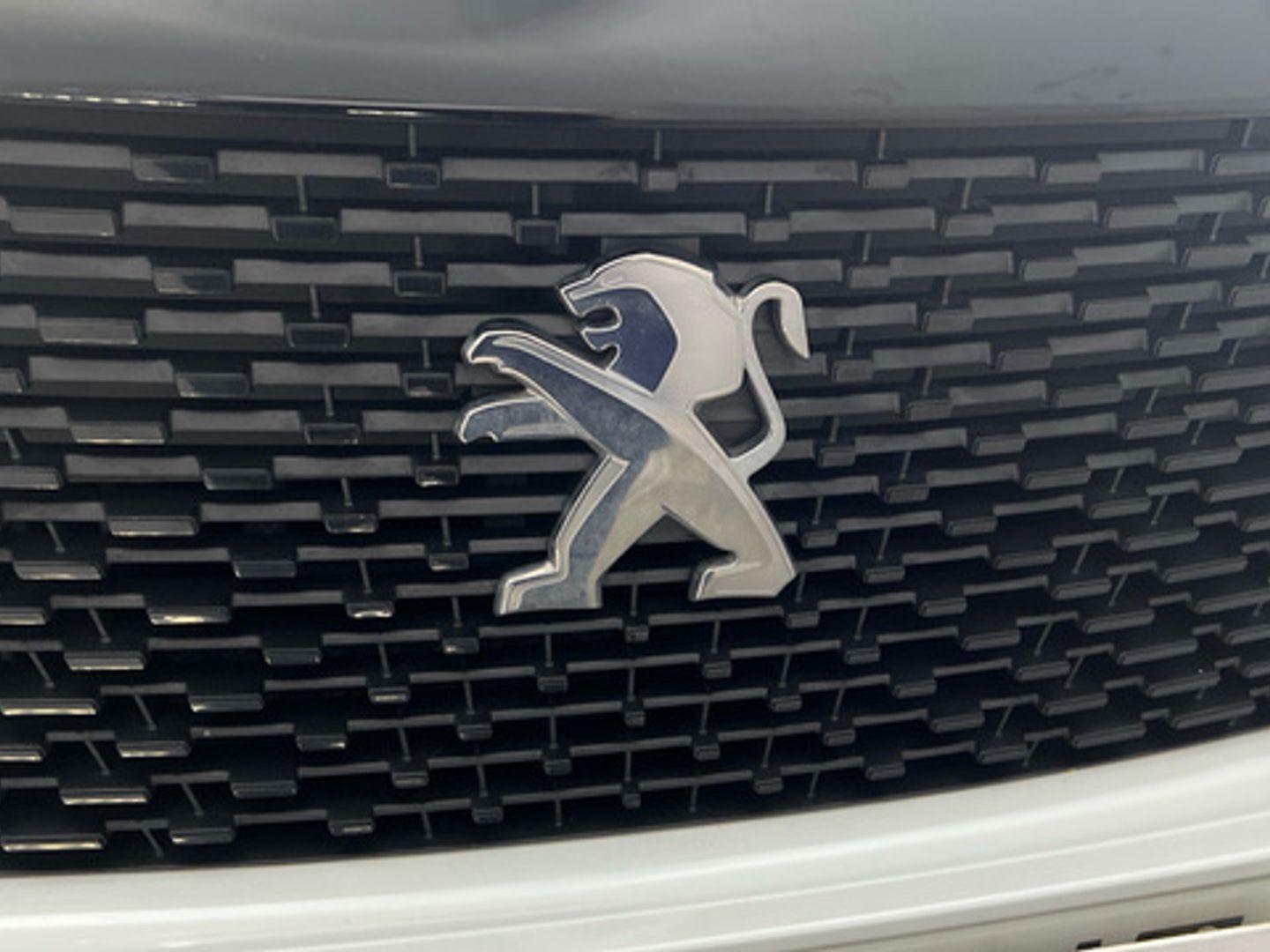 Peugeot 2008 Puretech 100 S&S Active Pack 75 kW (100 CV)