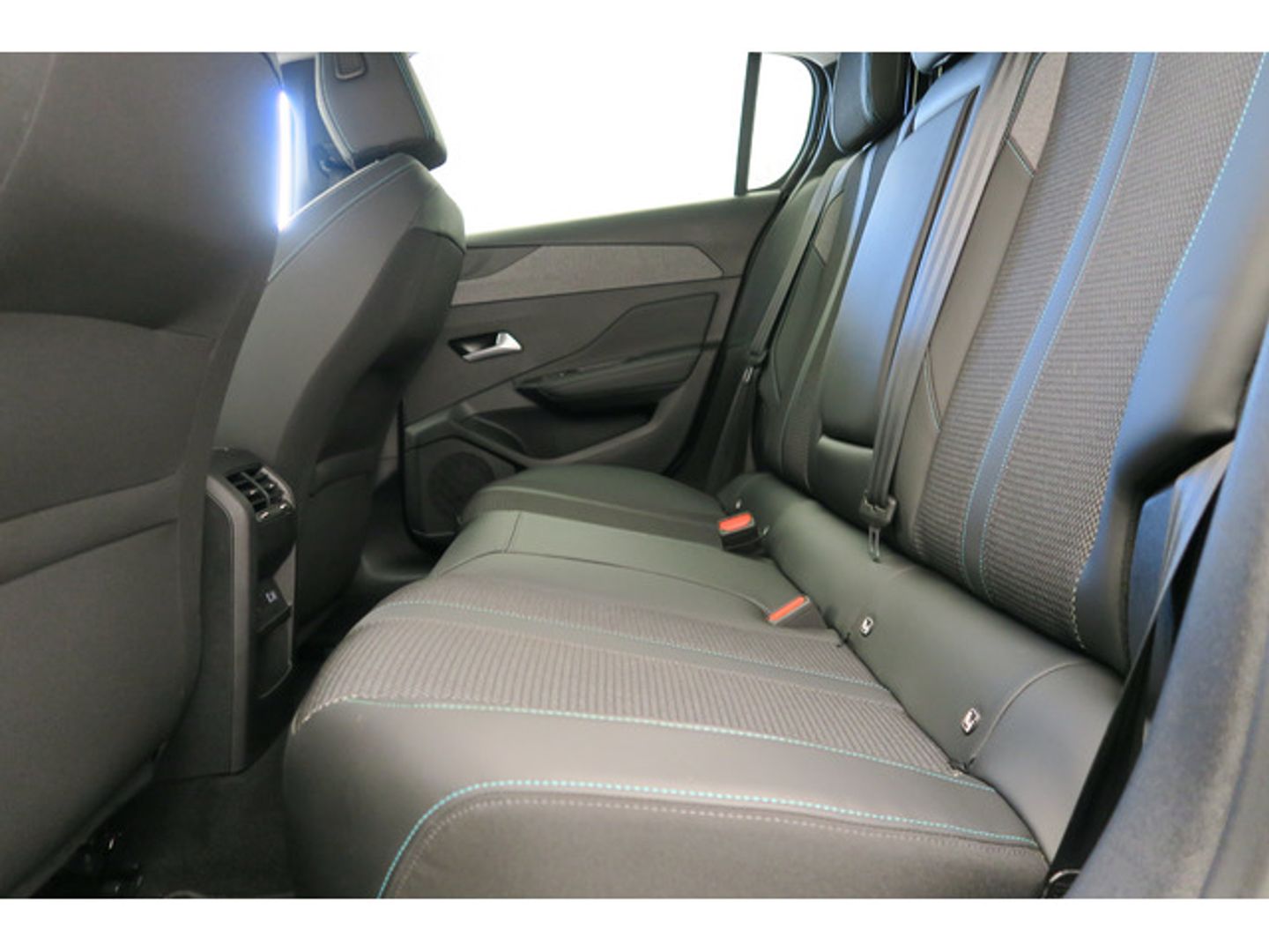 Peugeot 308 PureTech 130 S&S Allure Pack EAT8 96 kW (130 CV)