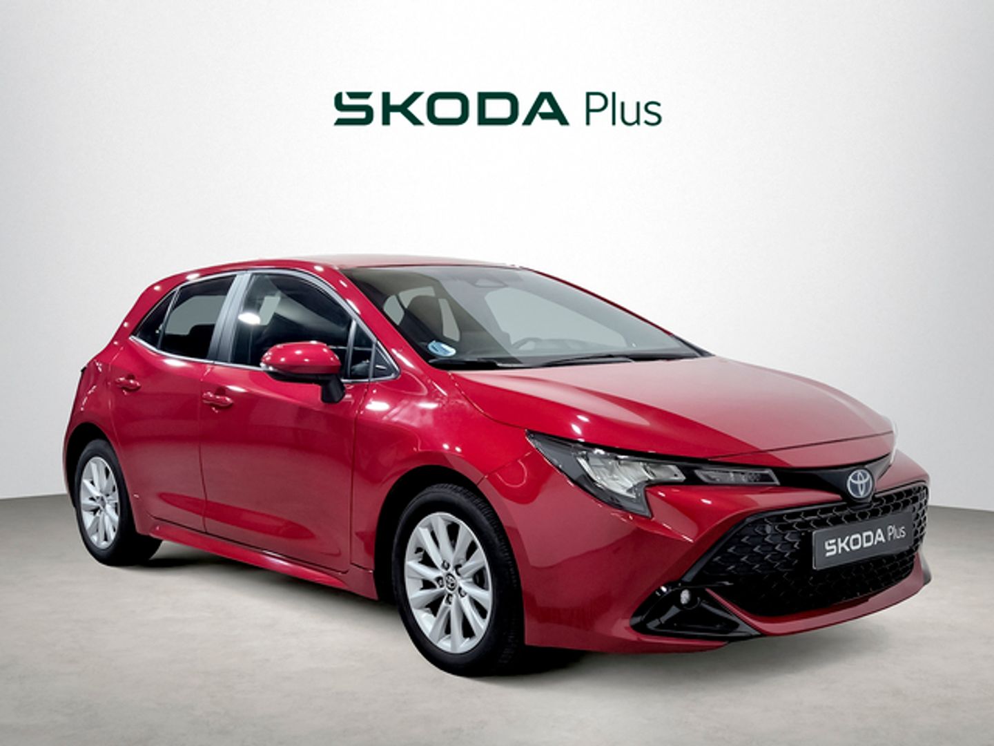 Toyota Corolla 140H Active Plus 103 kW (140 CV) Rojo Sedan