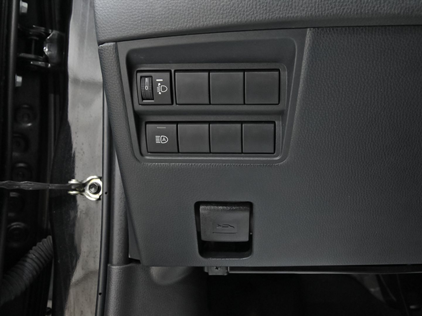 Toyota Yaris 120H Active Plus 85 kW (116 CV) Negro Sedan
