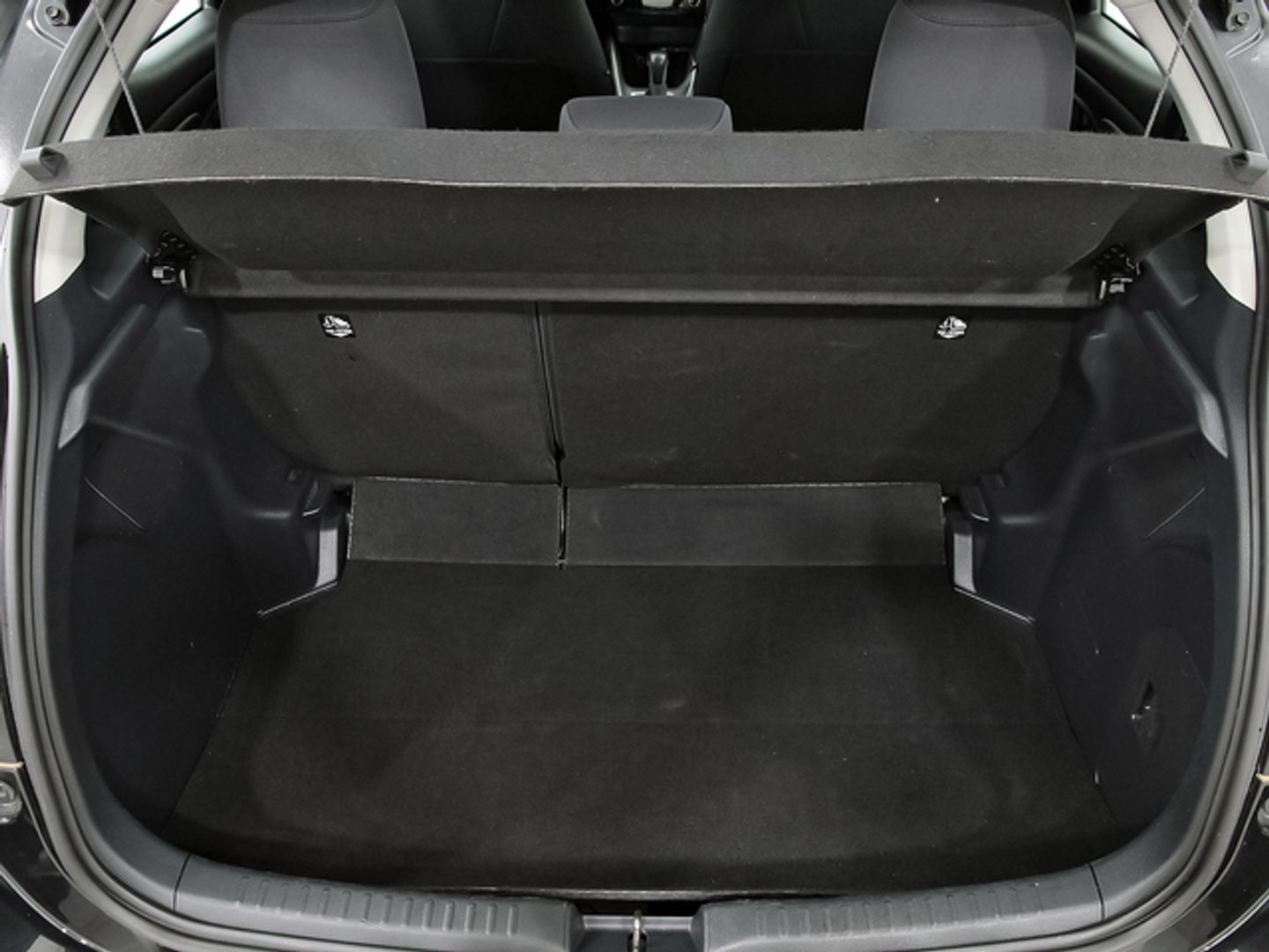 Toyota Yaris 120H Active Plus 85 kW (116 CV) Negro Sedan