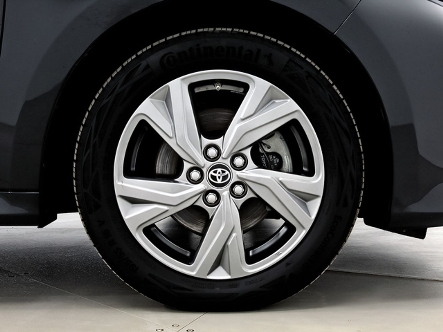 Toyota Yaris 120H Active Plus 85 kW (116 CV) Negro Sedan