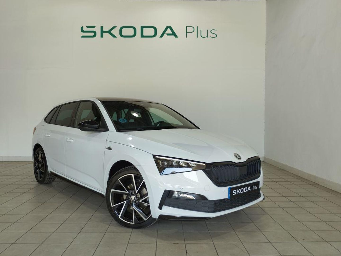 Skoda Scala 1.0 TSI Montecarlo DSG 81 kW (110 CV) Blanco Compact