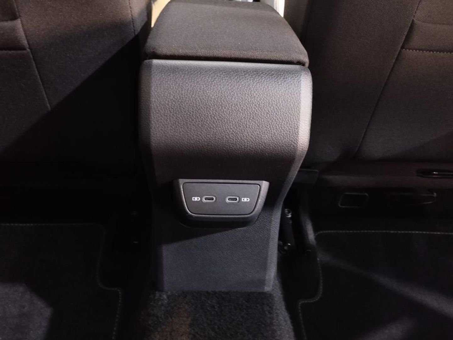 Volkswagen Taigo R-Line 1.0 TSI 85 kW (115 CV)