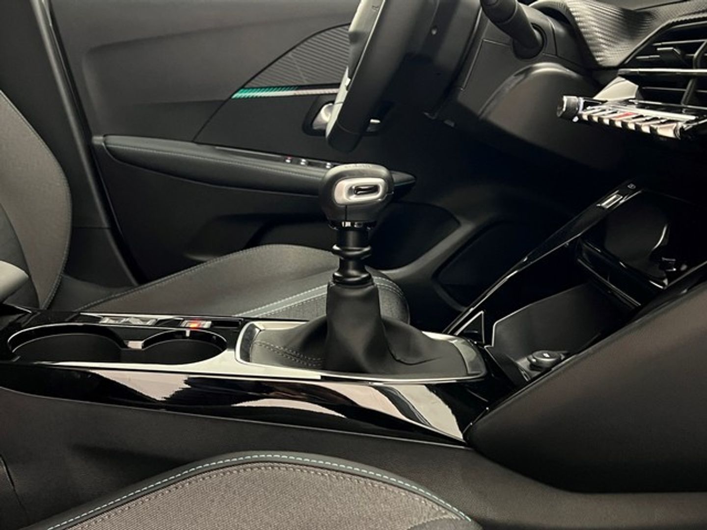 Peugeot 208 PureTech 100 Allure Pack 75 kW (100 CV)