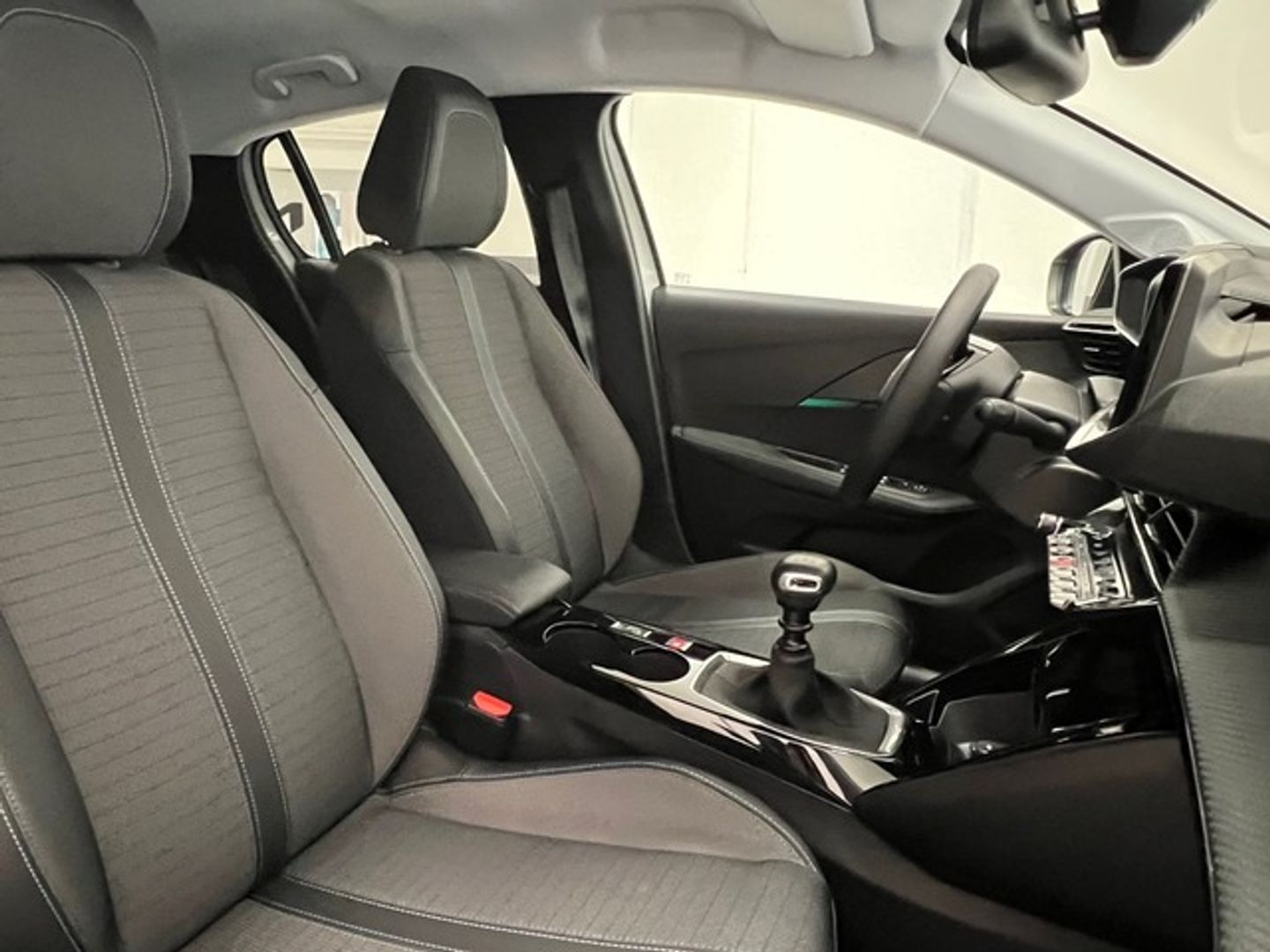 Peugeot 208 PureTech 100 Allure Pack 75 kW (100 CV)