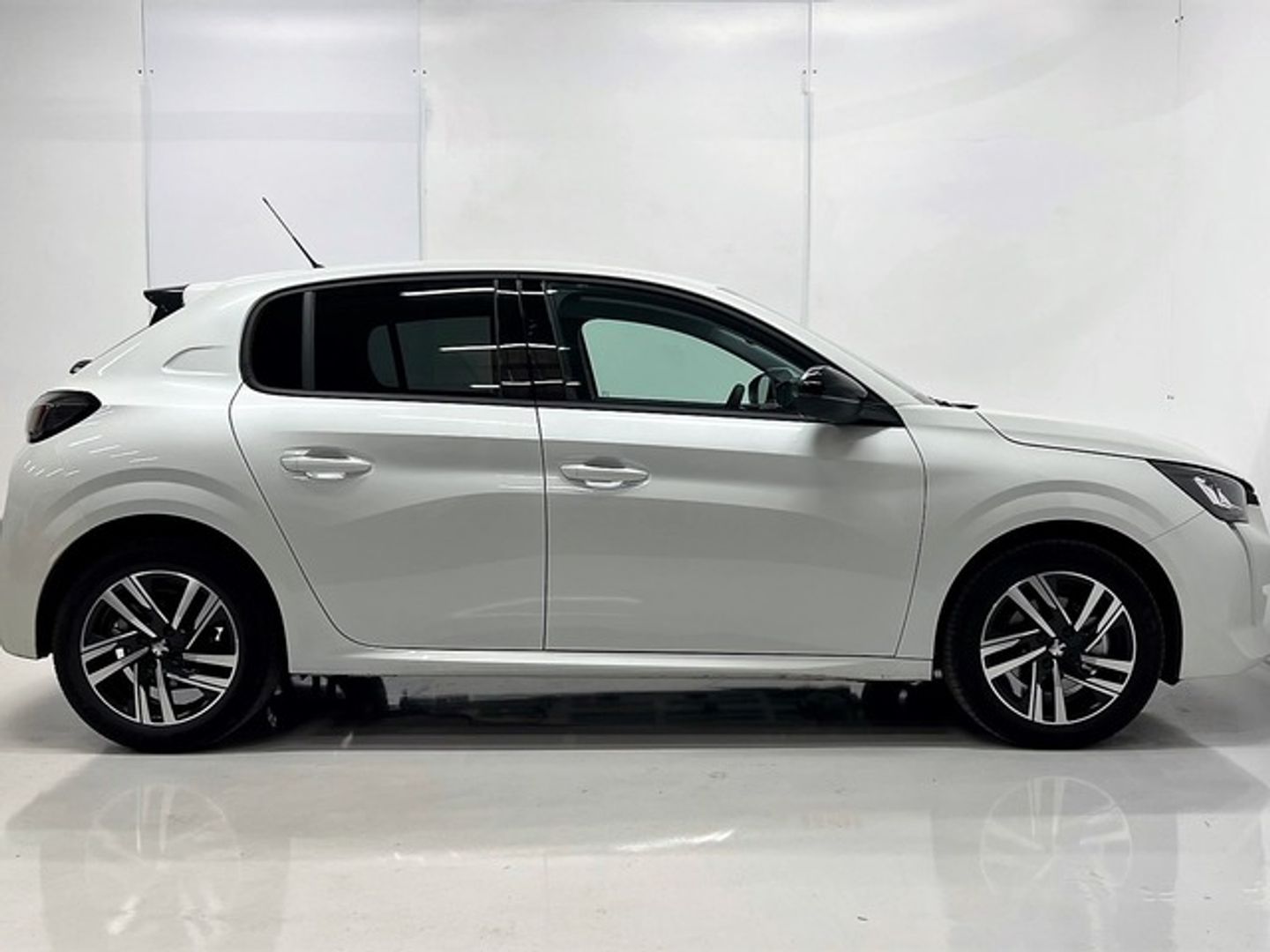 Peugeot 208 PureTech 100 Allure Pack 75 kW (100 CV)