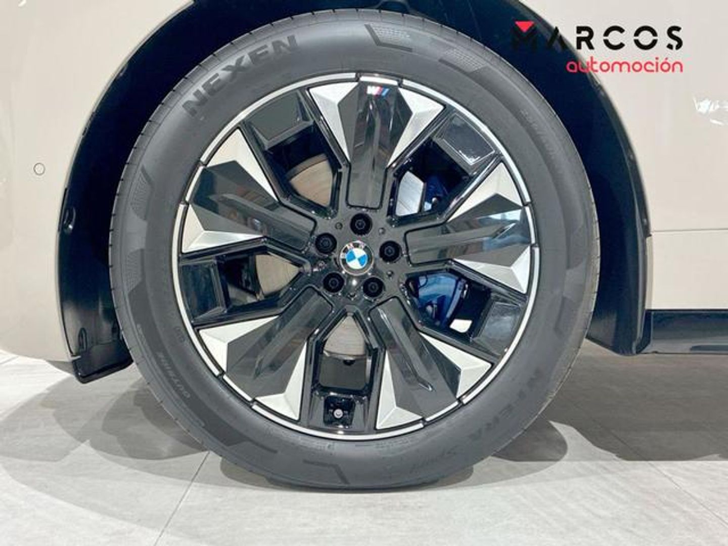 BMW iX xDrive60 400 kW (544 CV) Gris All Terrain / Pick-up