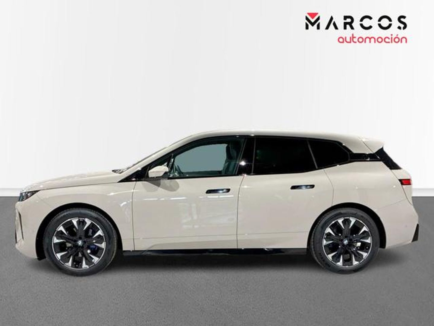 BMW iX xDrive60 400 kW (544 CV) Gris All Terrain / Pick-up