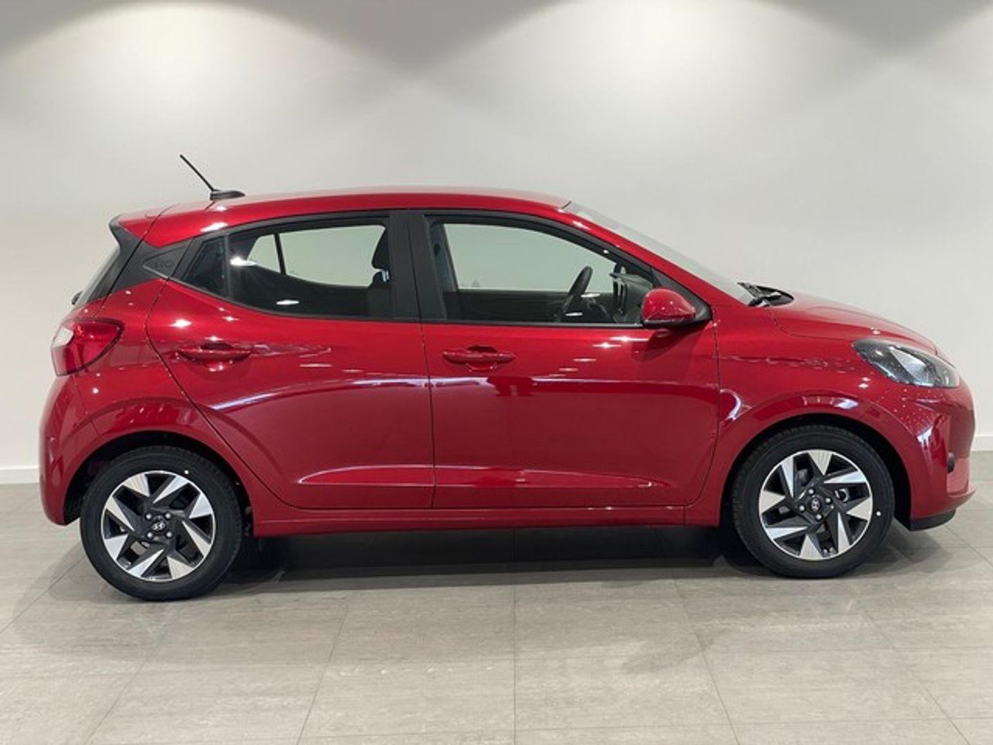 Hyundai i10 1.0 Klass 49 kW (67 CV) Rojo Utilitarian