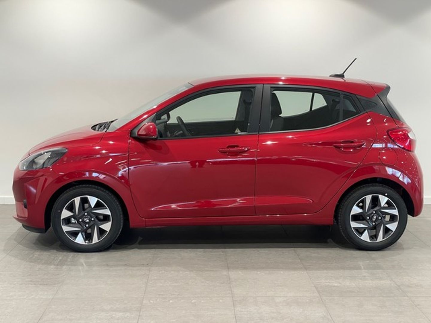 Hyundai i10 1.0 Klass 49 kW (67 CV) Rojo Utilitarian