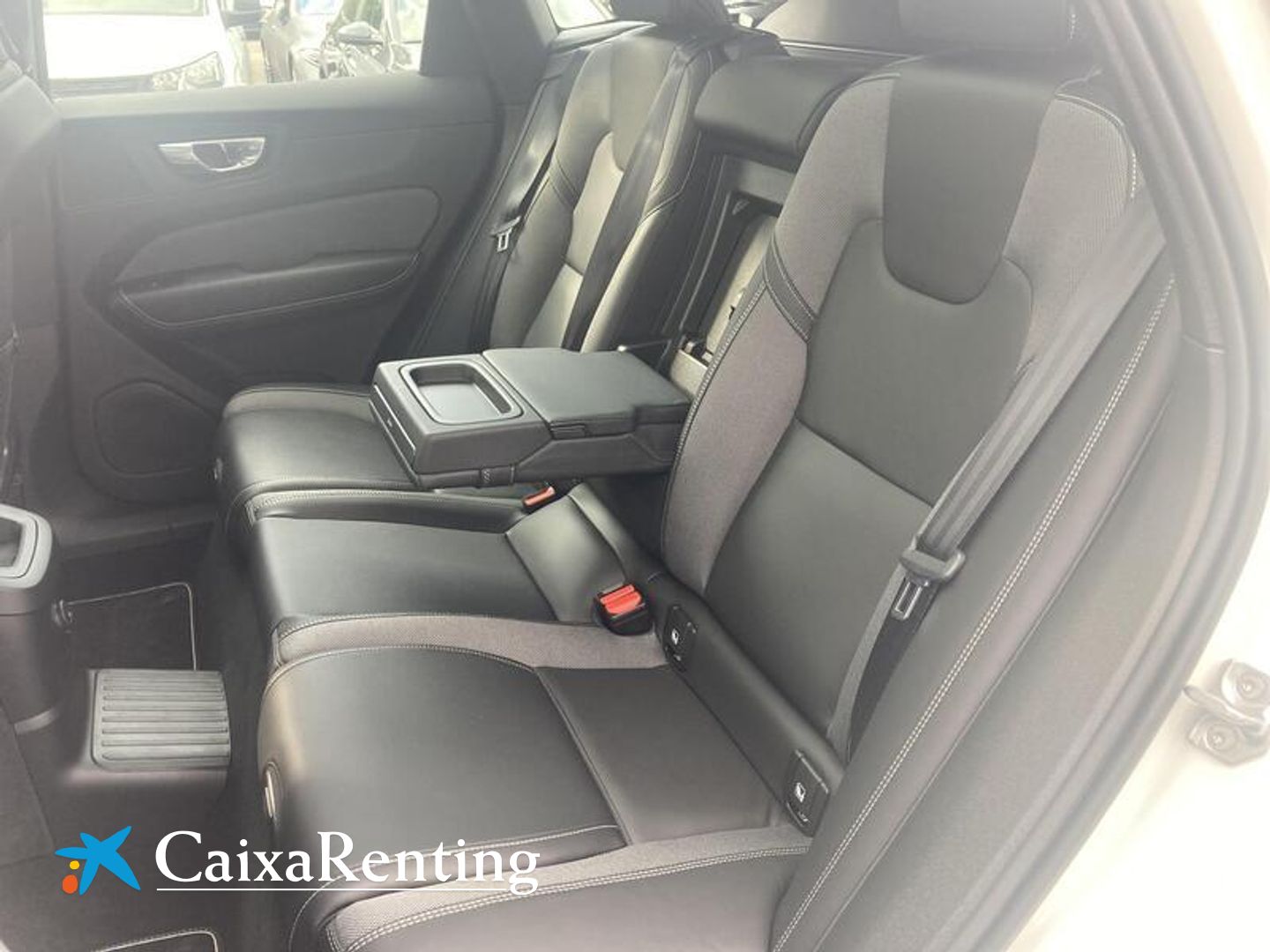 Volvo XC60 T6 Recharge R-Design AWD Auto 250 kW (340 CV)