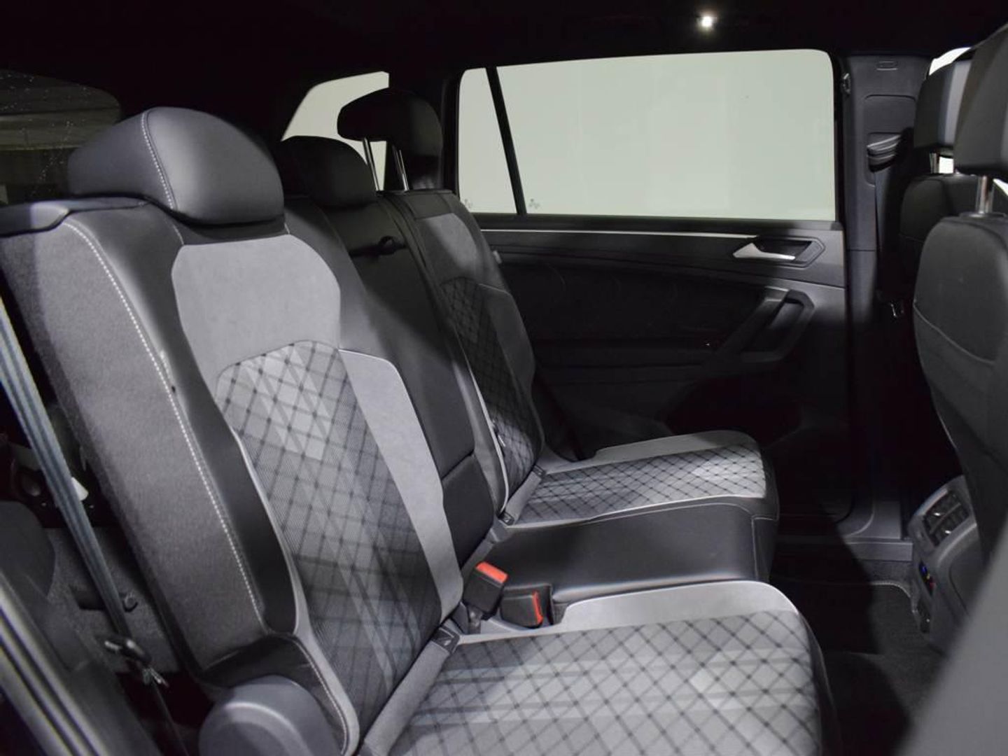 Volkswagen Tiguan Allspace R-Line 2.0 TDI 110 kW (150 CV) DSG Negro SUV
