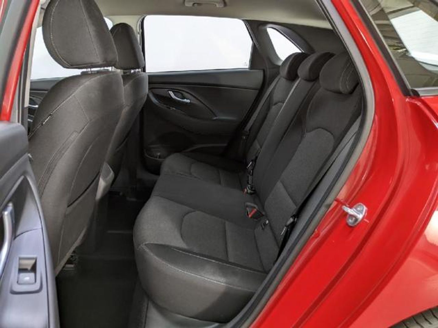 Hyundai i30 1.5 DPI Klass SLX 81 kW (110 CV) Rojo Sedan