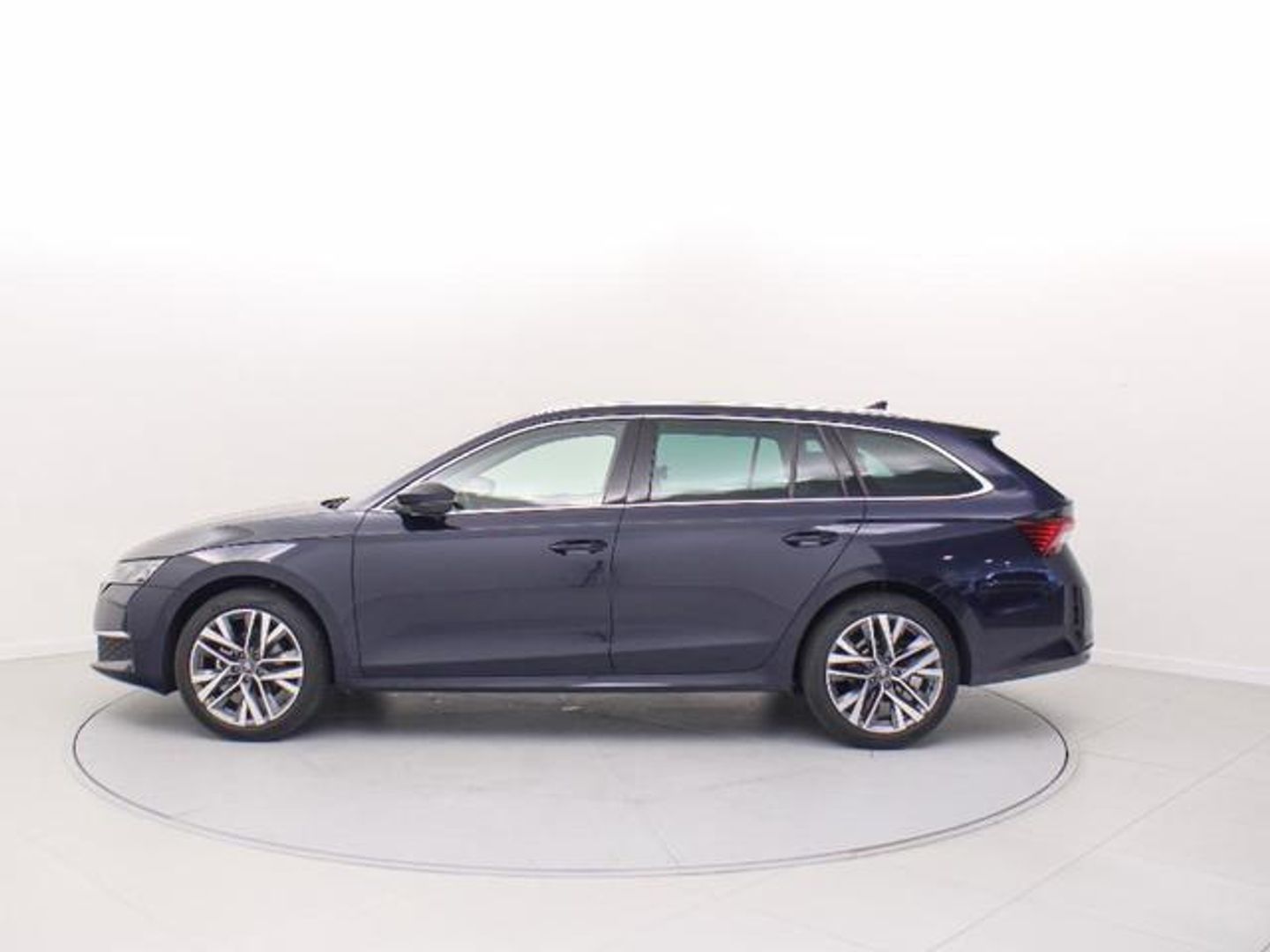 Skoda Octavia Combi 1.5 TSI m-HEV Design DSG 110 kW (150 CV)