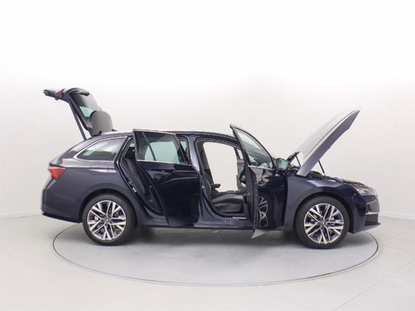 Skoda Octavia Combi 1.5 TSI m-HEV Design DSG 110 kW (150 CV)