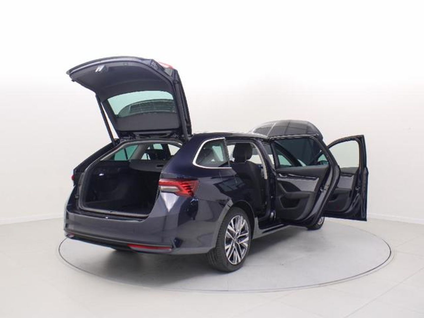 Skoda Octavia Combi 1.5 TSI m-HEV Design DSG 110 kW (150 CV)