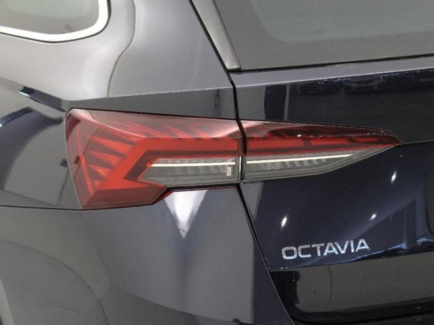 Skoda Octavia Combi 1.5 TSI m-HEV Design DSG 110 kW (150 CV)