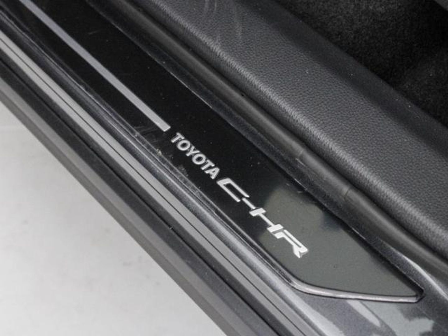 Toyota C-HR 220PH Advance 164 kW (223 CV)