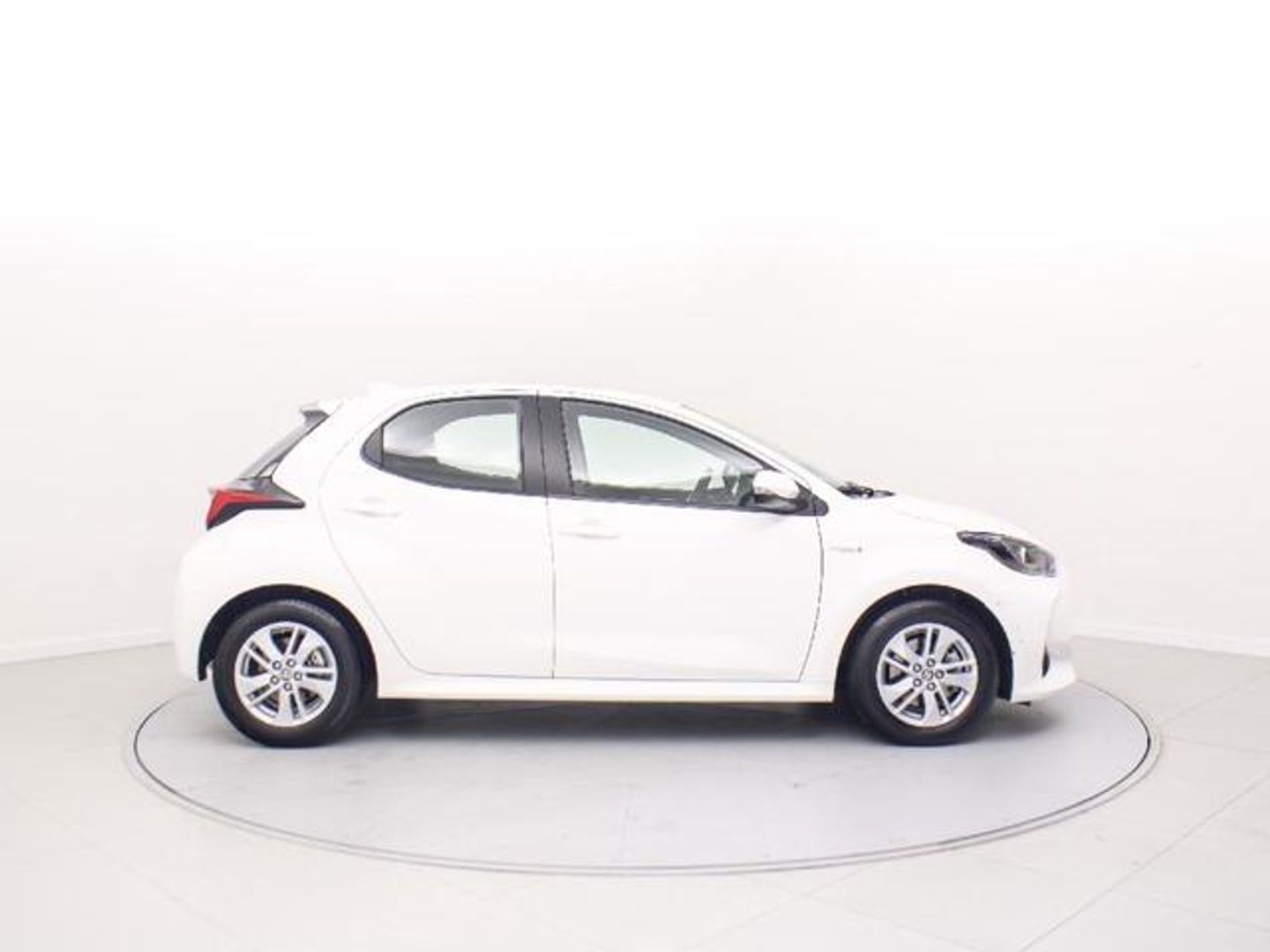 Toyota Yaris 120H Active Tech 85 kW (116 CV)