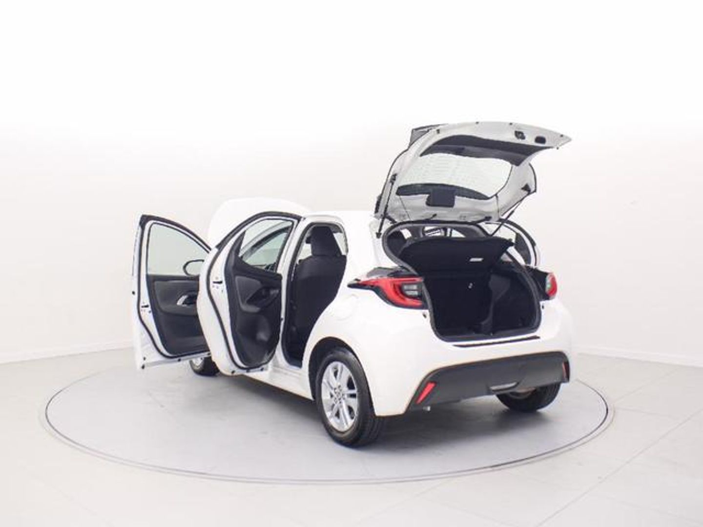 Toyota Yaris 120H Active Tech 85 kW (116 CV)