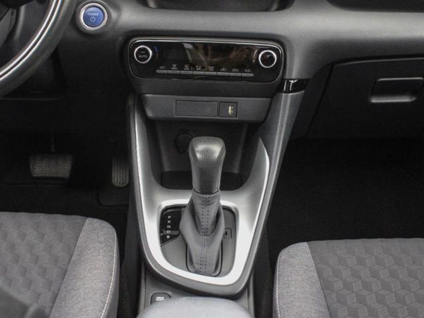 Toyota Yaris 120H Active Tech 85 kW (116 CV)