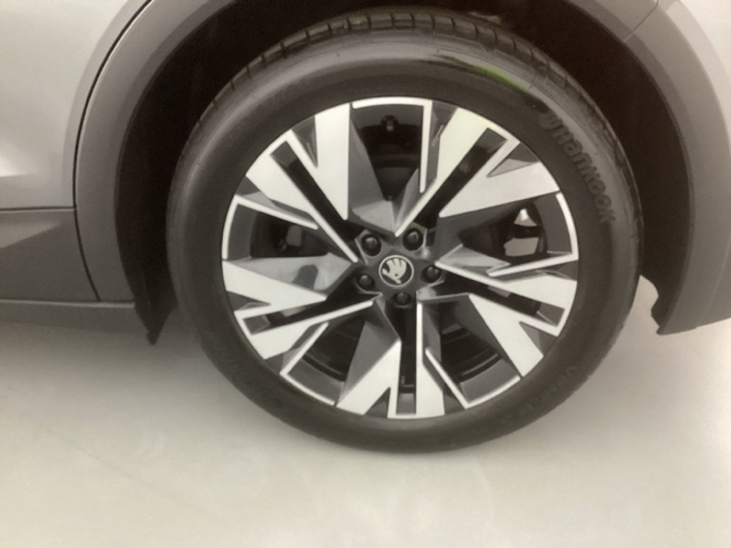 Skoda Elroq 63 kWh Sportline 150 kW (204 CV)