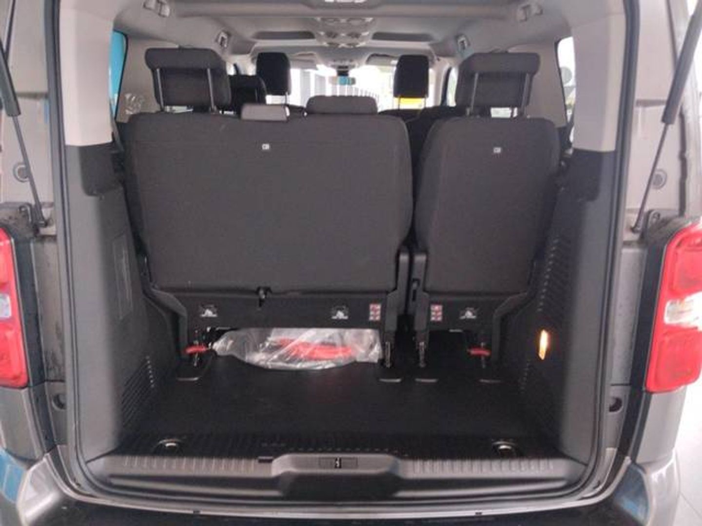 Citroen ë-SpaceTourer 50 KWh Talla M Business 100 kW (136 CV)