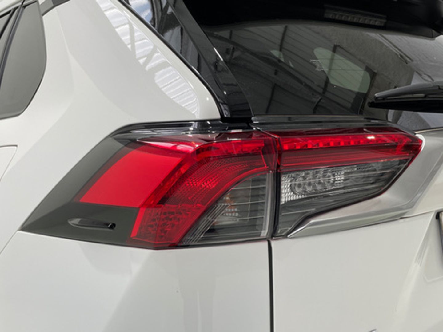 Toyota Rav4 2.5l hybrid Advance 4WD 163 kW (222 CV)