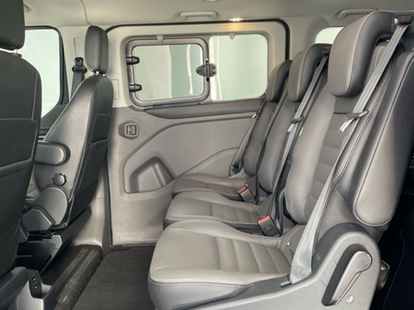 Ford Tourneo Custom 2.0 Ecoblue L1 Titanium Auto 136 kW (185 CV)