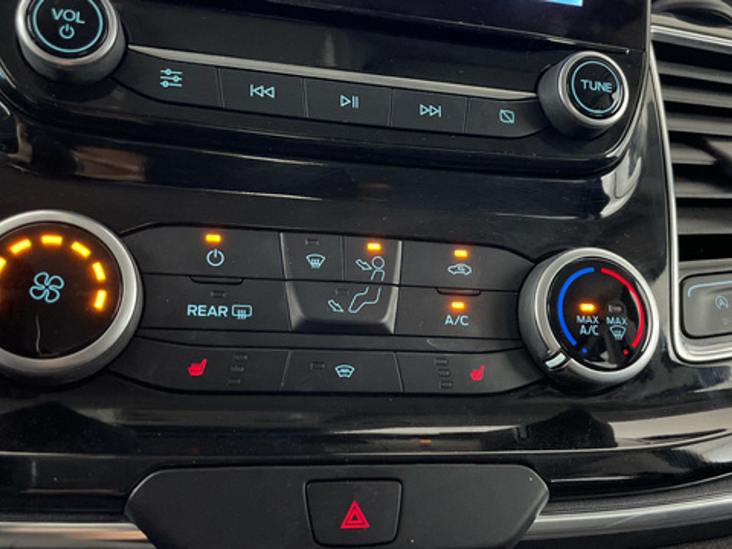 Ford Tourneo Custom 2.0 Ecoblue L1 Titanium Auto 136 kW (185 CV)