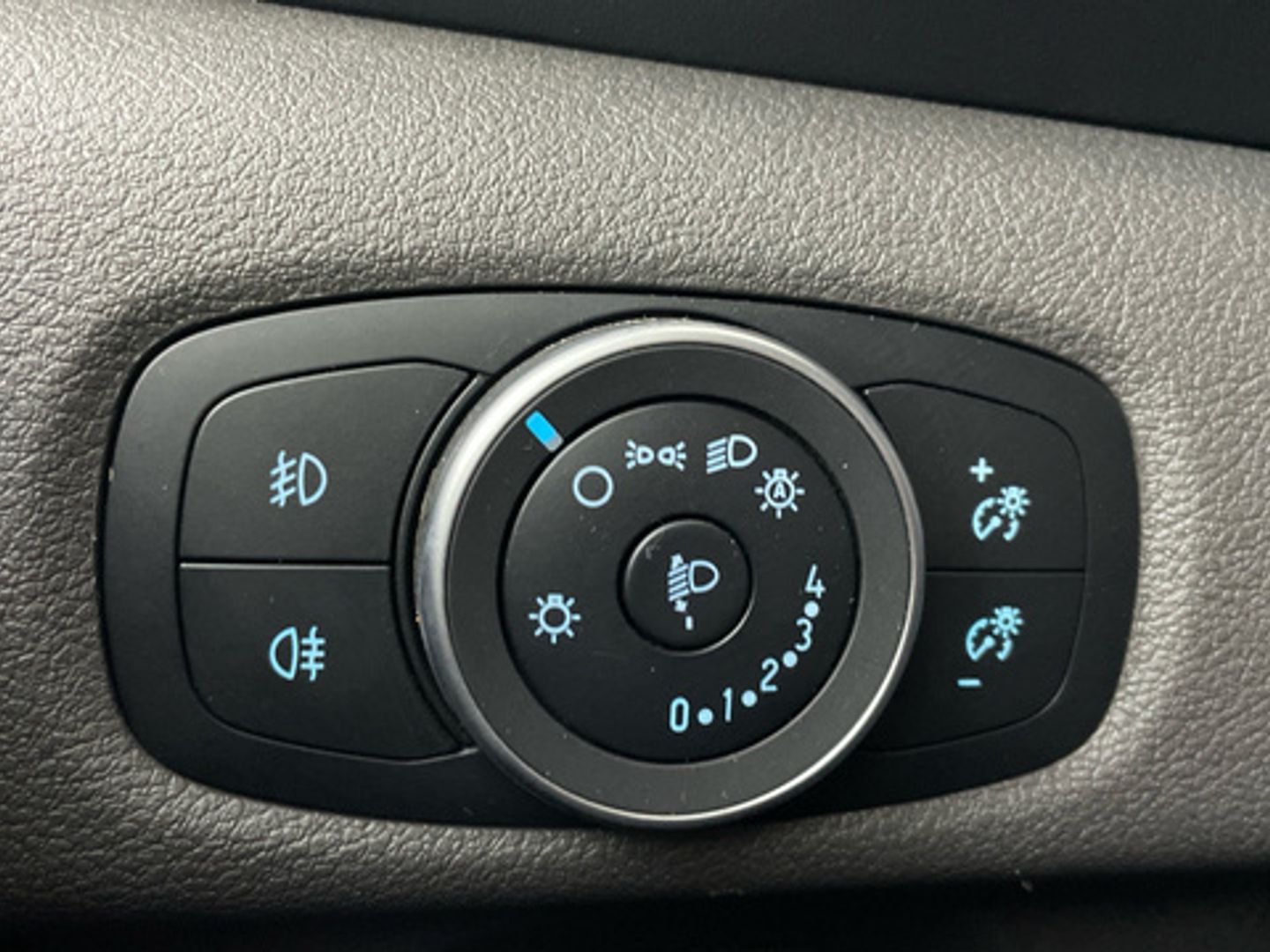 Ford Tourneo Custom 2.0 Ecoblue L1 Titanium Auto 136 kW (185 CV)