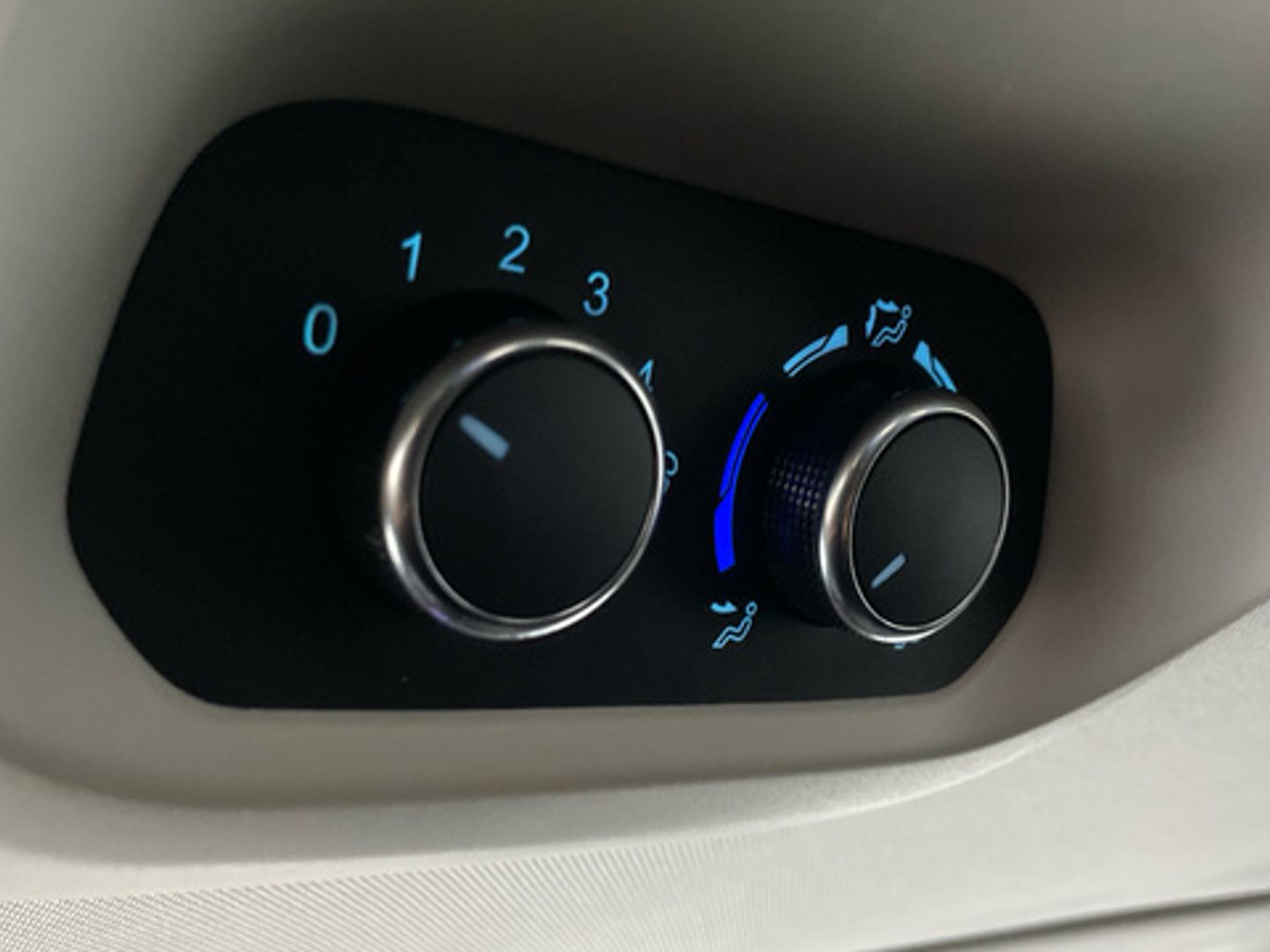 Ford Tourneo Custom 2.0 Ecoblue L1 Titanium Auto 136 kW (185 CV)