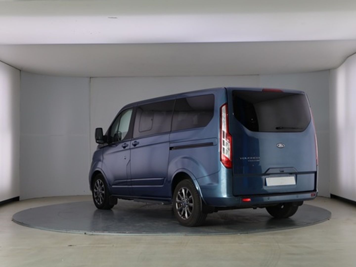 Ford Tourneo Custom 2.0 Ecoblue L1 Titanium Auto 136 kW (185 CV)