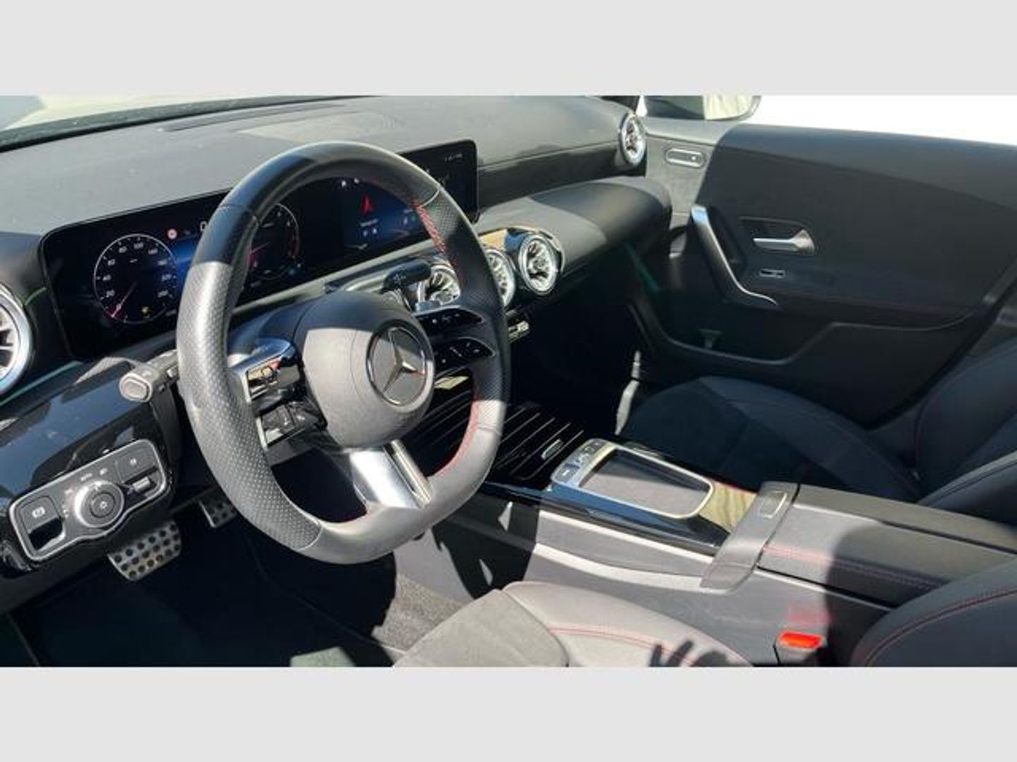 Mercedes-Benz Clase A Compacto 180 100 kW (136 CV) Negro Compact