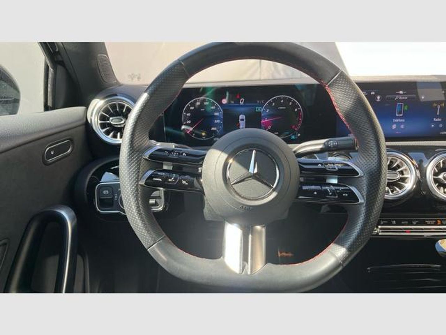 Mercedes-Benz Clase A Compacto 180 100 kW (136 CV) Negro Compact