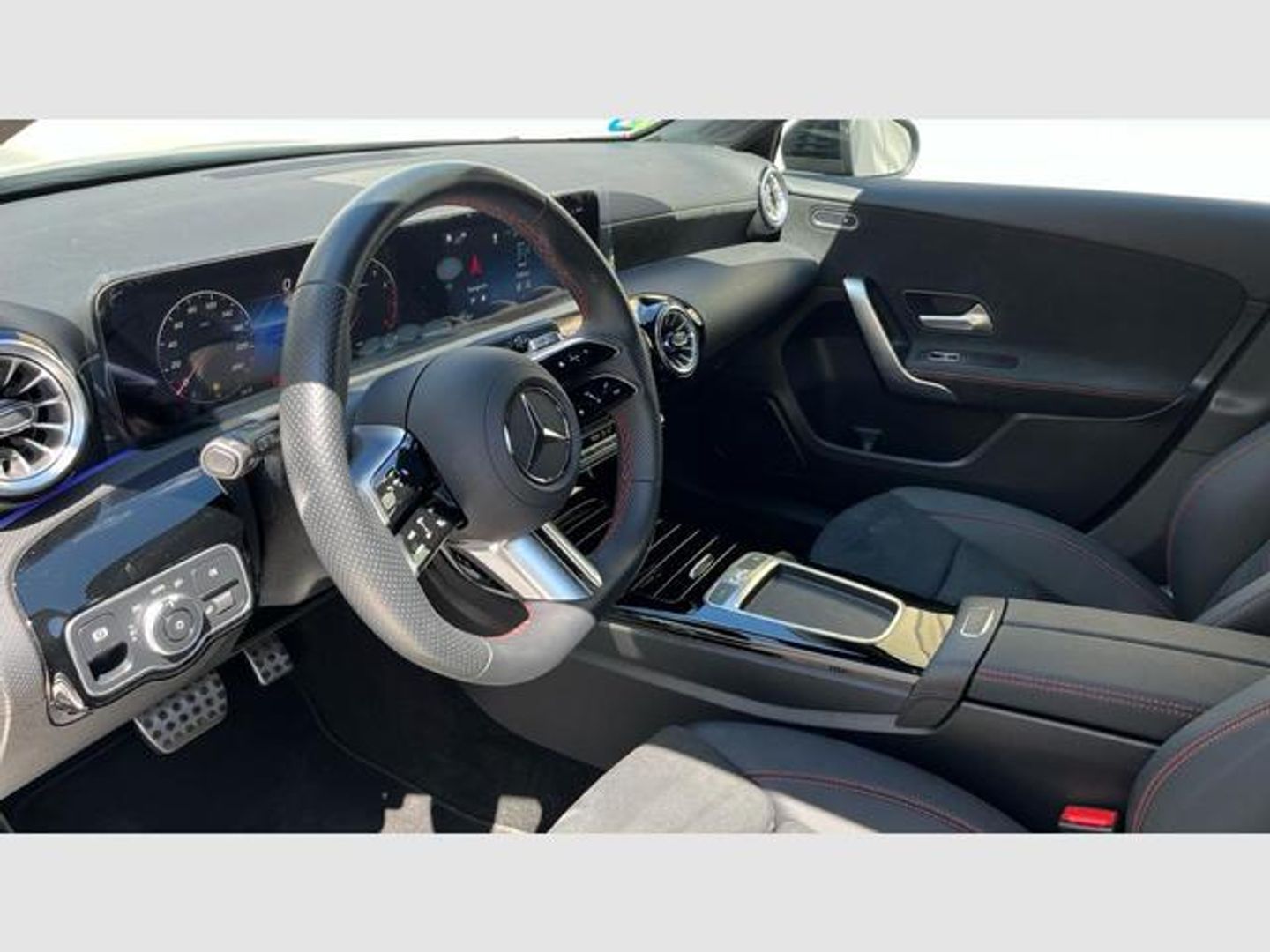 Mercedes-Benz Clase A 180 100 kW (136 CV)
