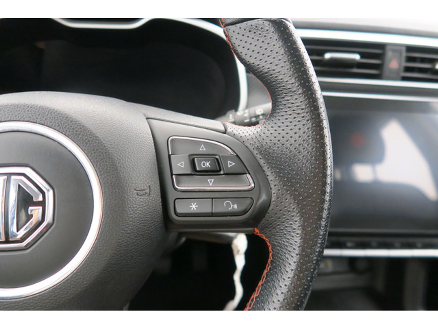 MG ZS 1.5 Luxury 78 kW (106 CV)