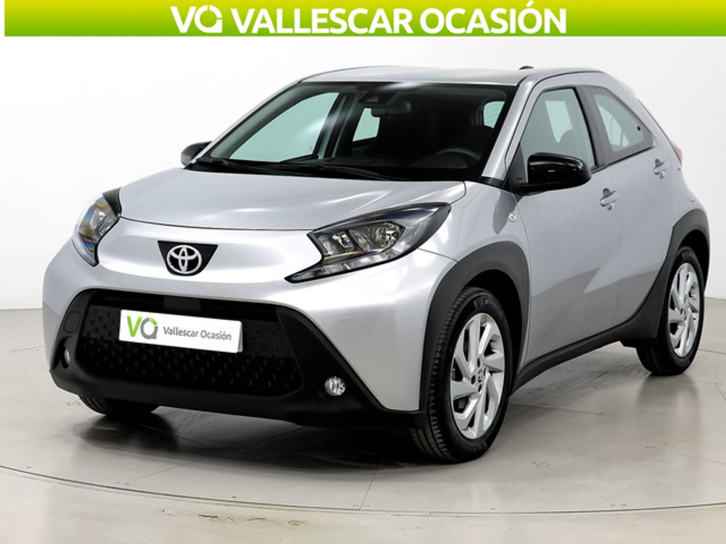 Toyota Aygo X Cross 1.0 VVT-I Play 53 kW (72 CV) Gris Plata SUV