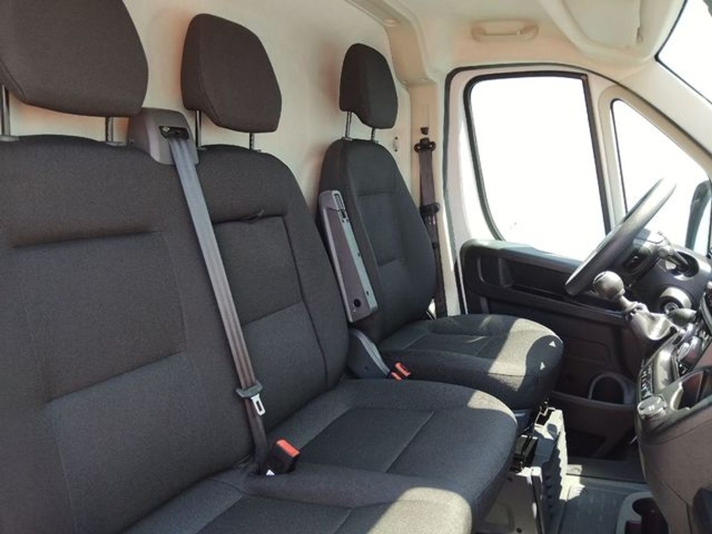 Citroen Jumper Furgon BlueHDi 140 35 L3H2 103 kW (140 CV)