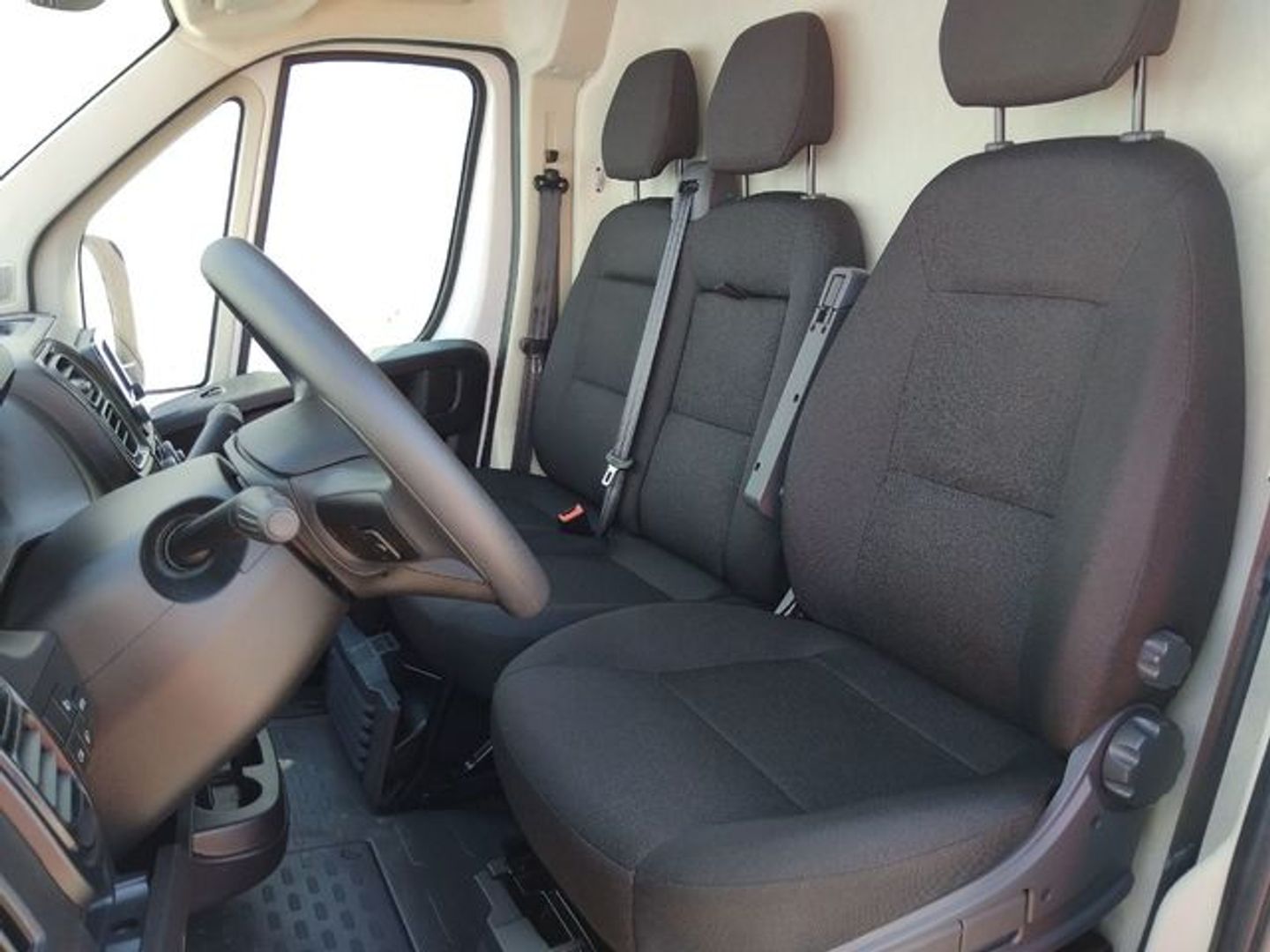 Citroen Jumper Furgon BlueHDi 140 35 L3H2 103 kW (140 CV)