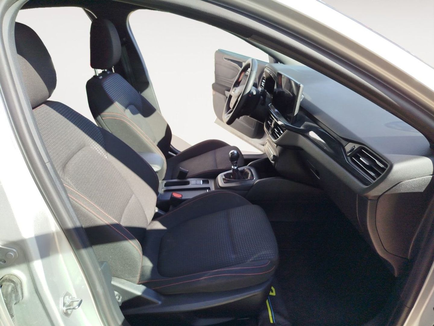 Ford Focus 1.0 Ecoboost MHEV ST-Line 114 kW (155 CV) Gris Plata Compact