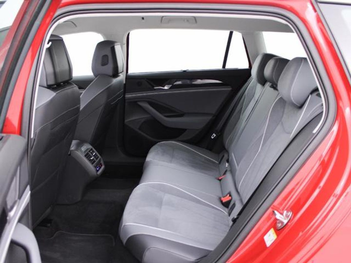 Volkswagen Passat Variant Business 1.5 eTSI 110 kW (150 CV) DSG