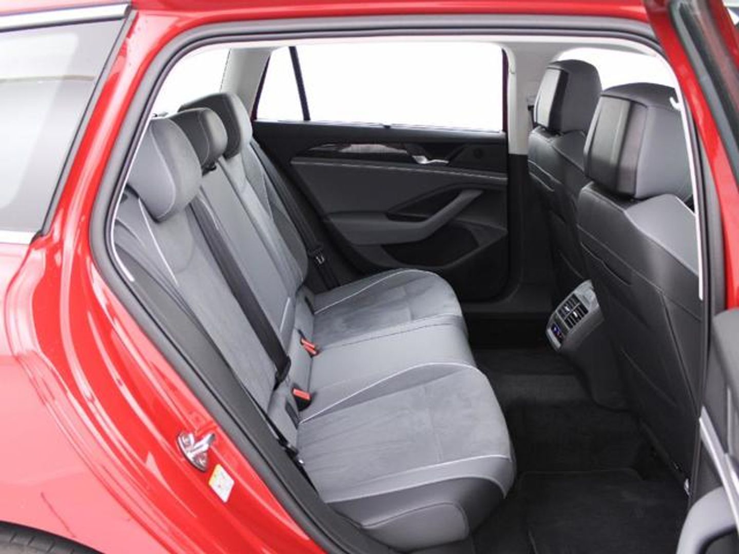 Volkswagen Passat Variant Business 1.5 eTSI 110 kW (150 CV) DSG