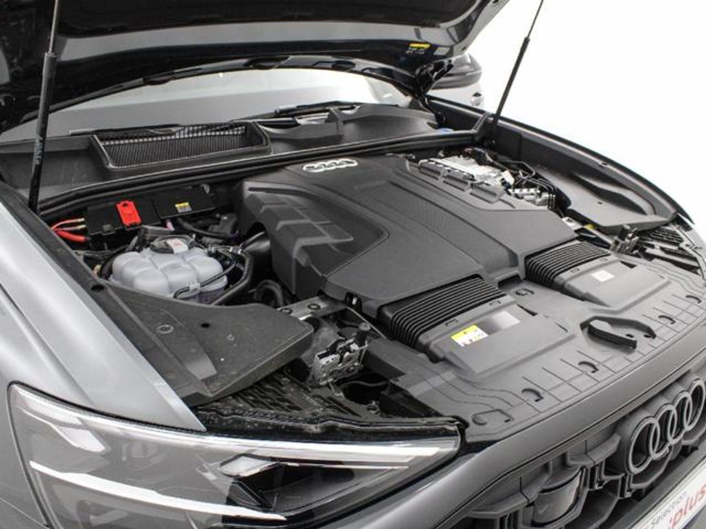 Audi Q8 Black line 50 TDI quattro 210 kW (286 CV) tiptronic Gris SUV