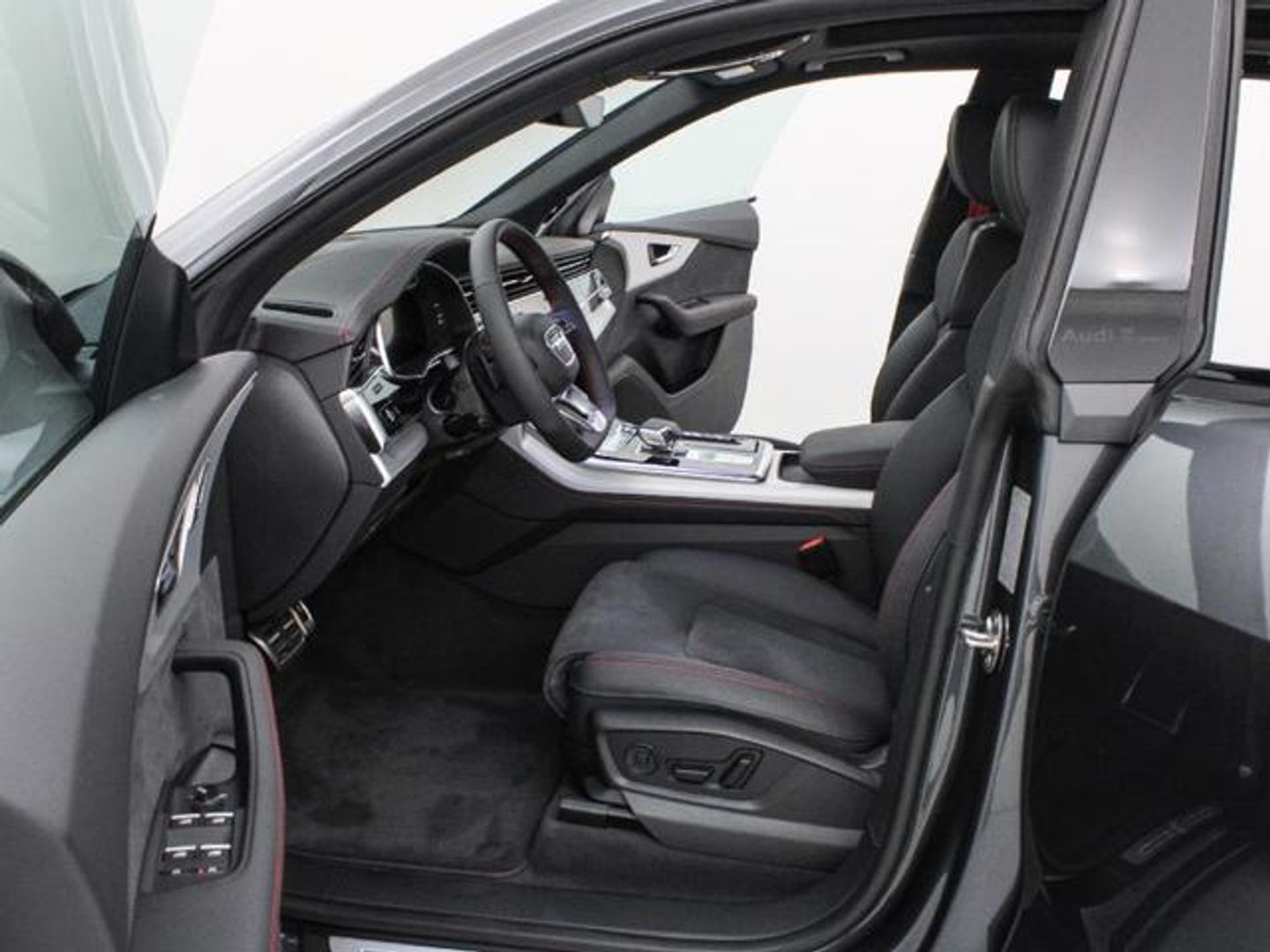 Audi Q8 Black line 50 TDI quattro 210 kW (286 CV) tiptronic Gris SUV