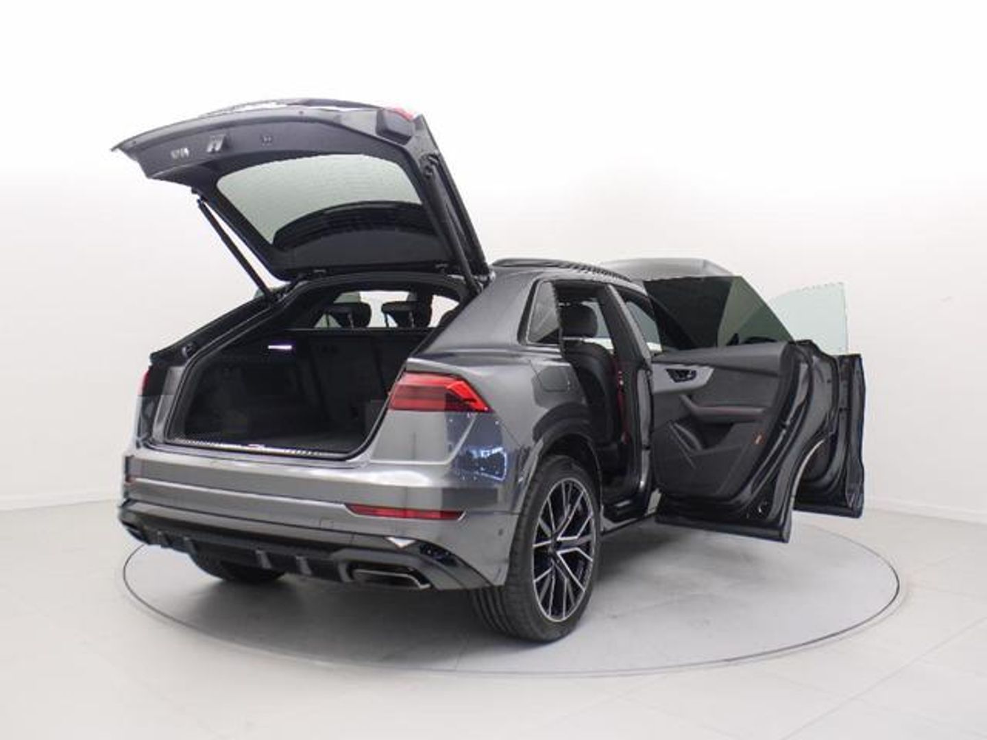 Audi Q8 Black line 50 TDI quattro 210 kW (286 CV) tiptronic Gris SUV