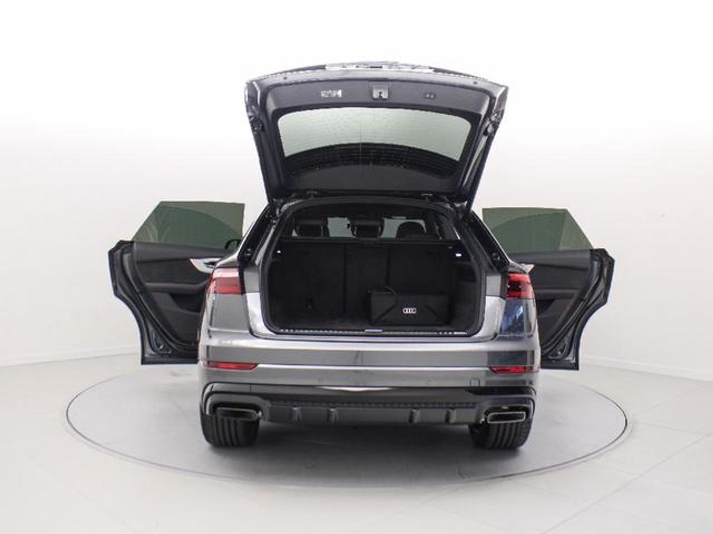 Audi Q8 Black line 50 TDI quattro 210 kW (286 CV) tiptronic Gris SUV