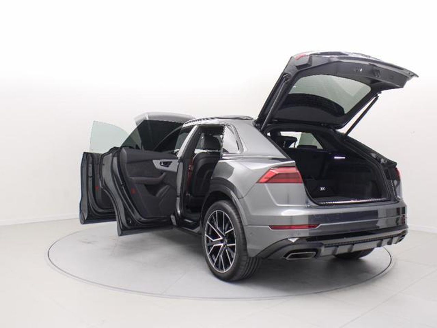 Audi Q8 Black line 50 TDI quattro 210 kW (286 CV) tiptronic Gris SUV
